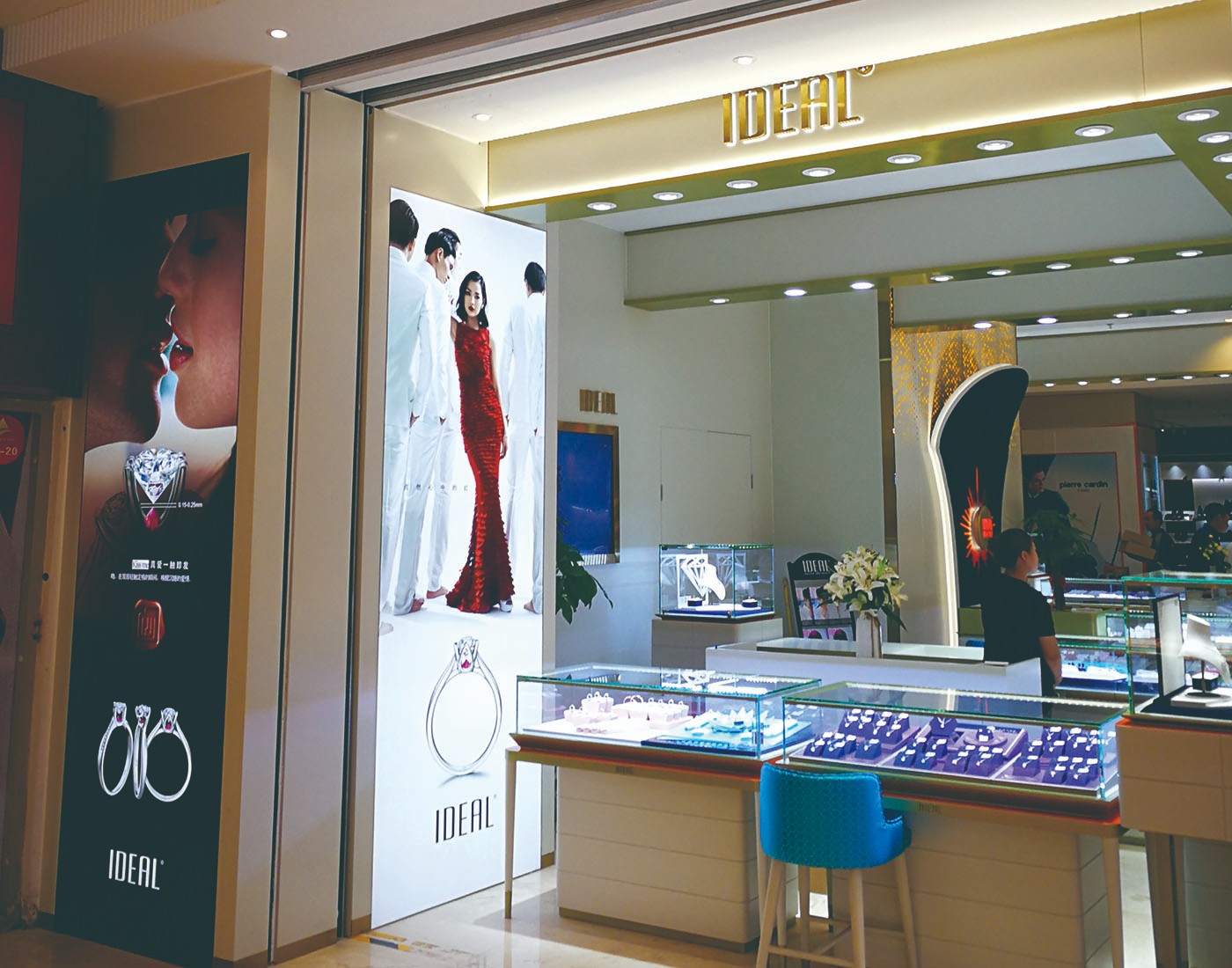 低成本提連鎖店辨識度!發(fā)光字搭配技巧，小投入大效